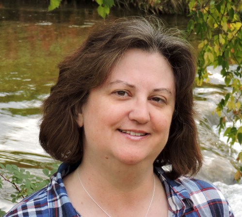 Renee Headshot BH (3)